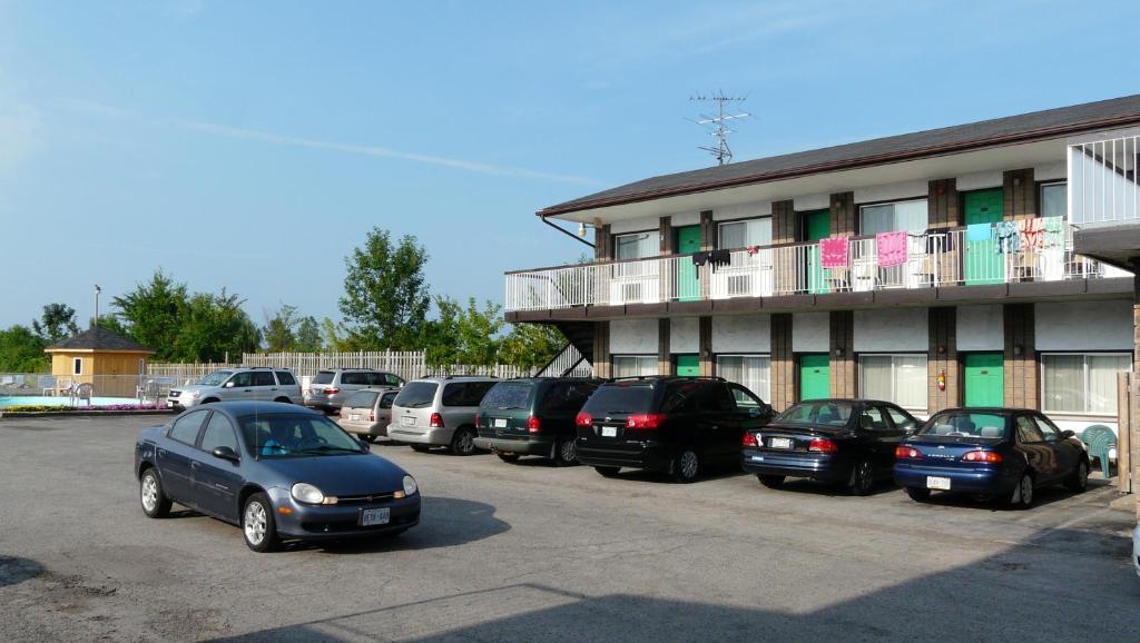 Tropicana 2* Niagara Falls