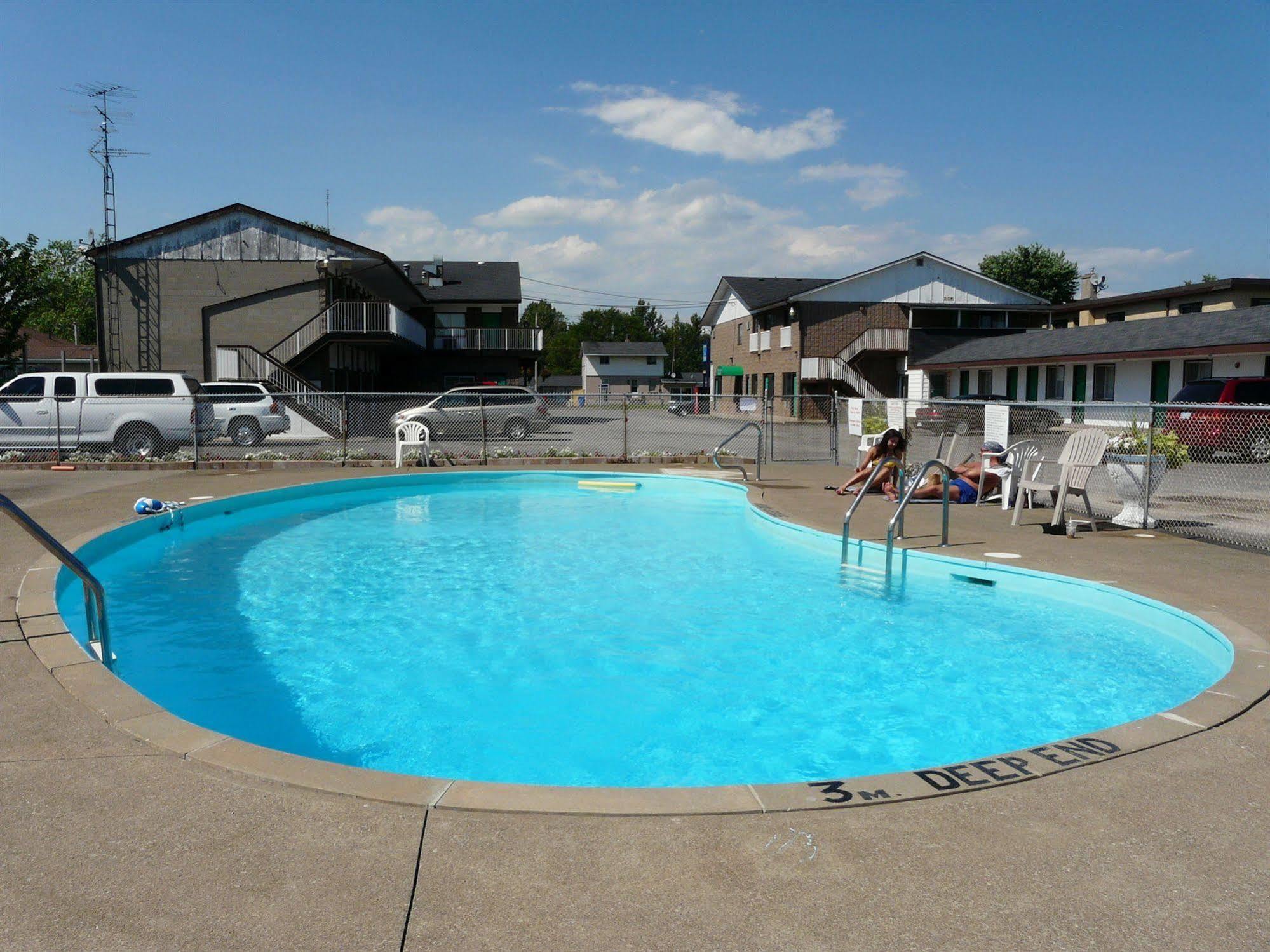 Motel Tropicana 2*